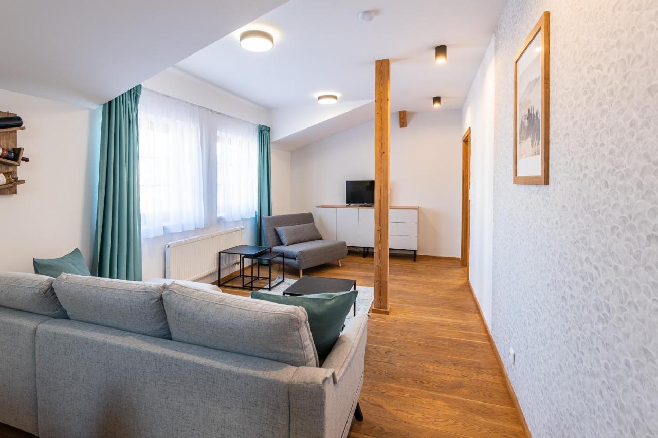 Hotel Restovna Jiloviste Екстер'єр фото