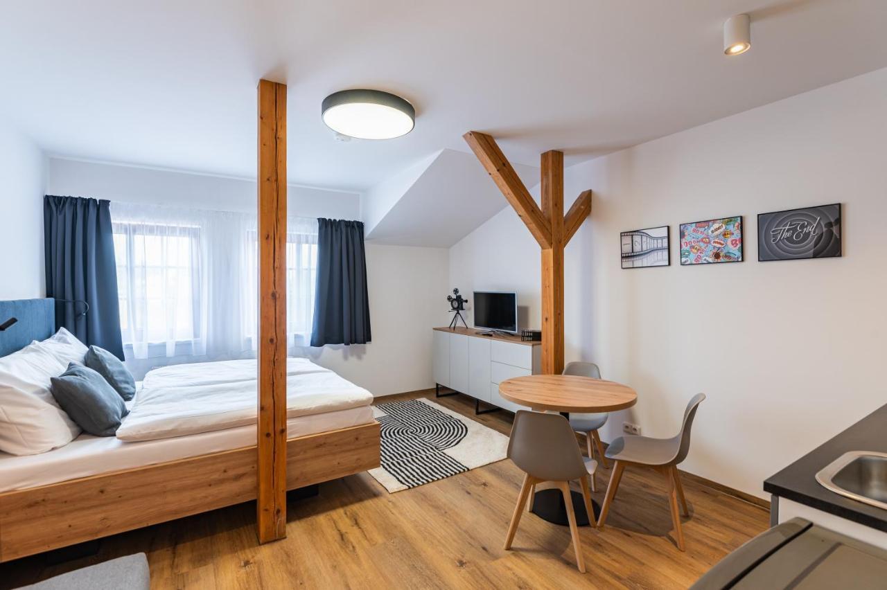 Hotel Restovna Jiloviste Екстер'єр фото