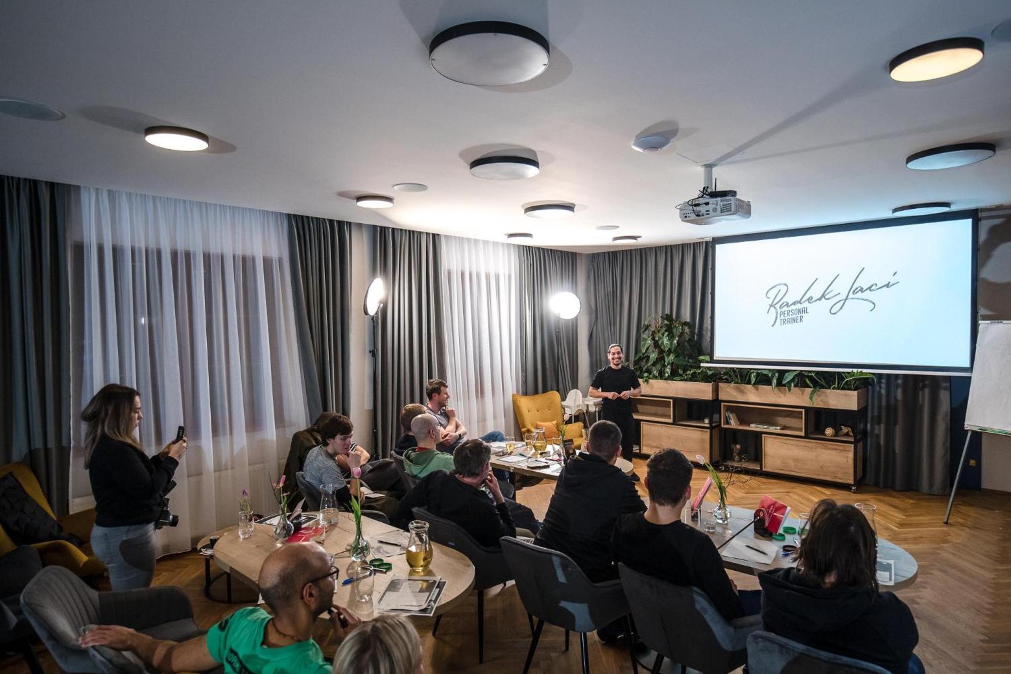 Hotel Restovna Jiloviste Екстер'єр фото