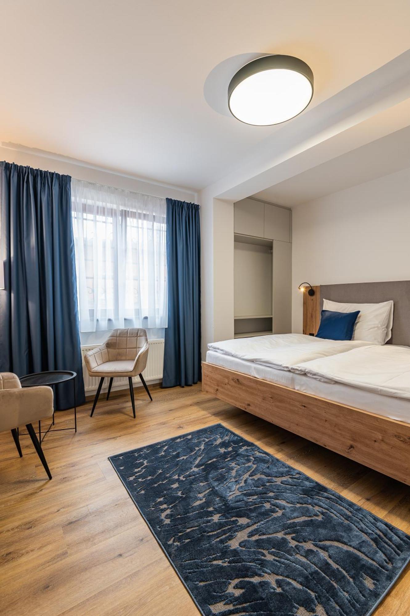 Hotel Restovna Jiloviste Екстер'єр фото