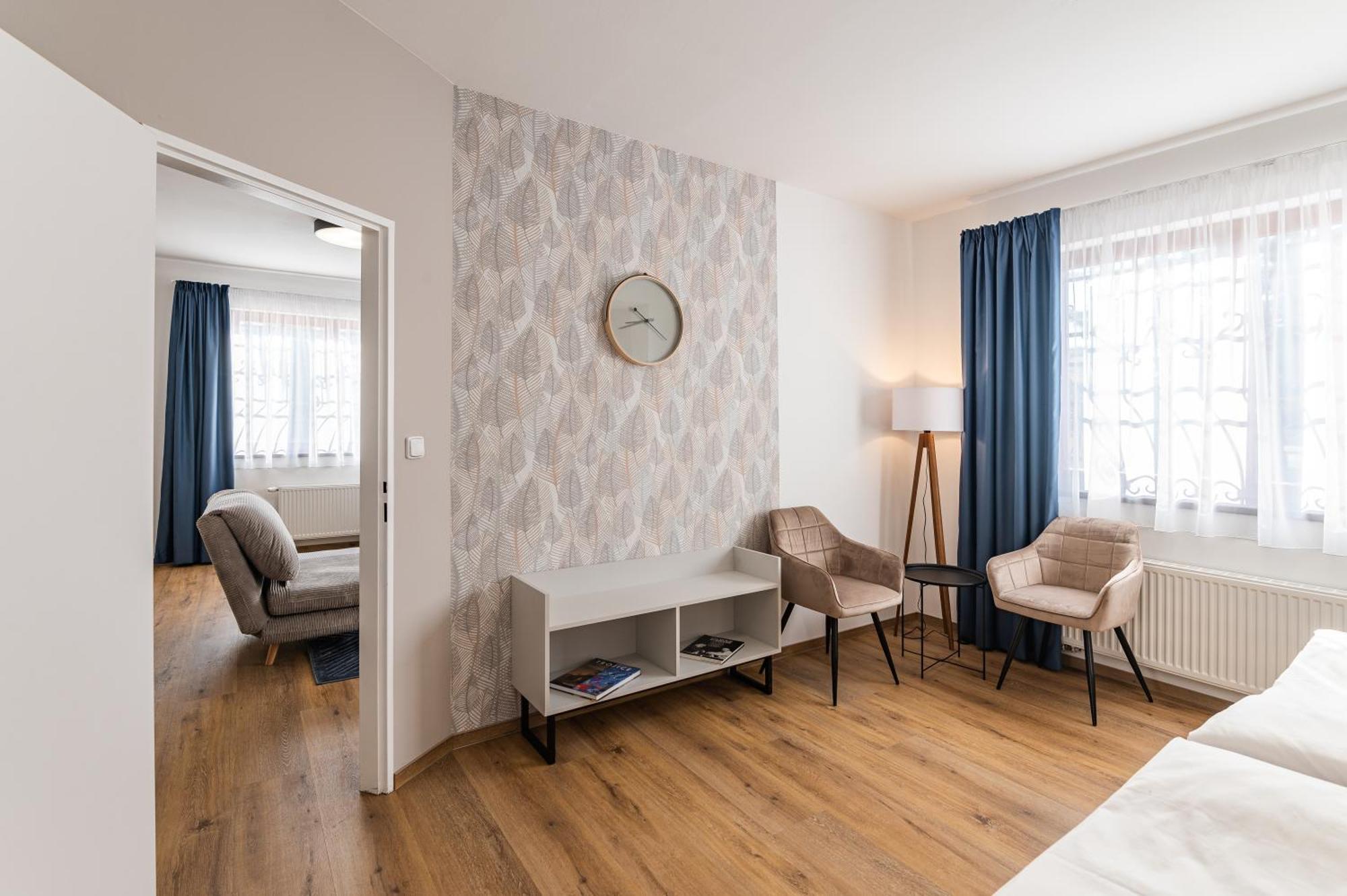 Hotel Restovna Jiloviste Екстер'єр фото