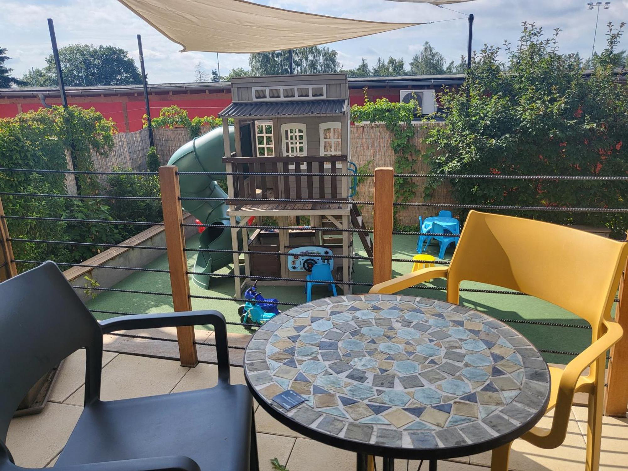 Hotel Restovna Jiloviste Екстер'єр фото